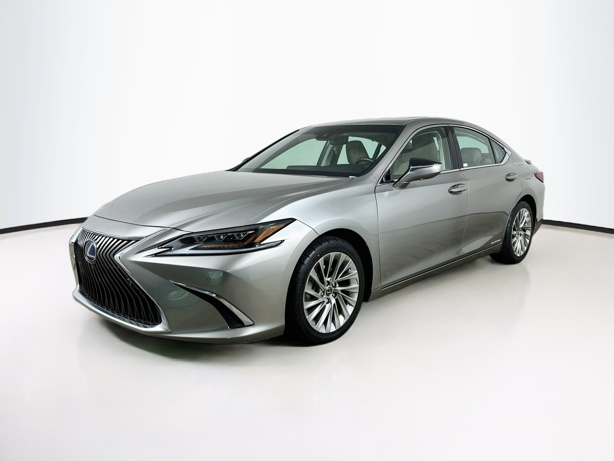 Used 2019 Lexus ES 300h Ultra Luxury FWD image 3