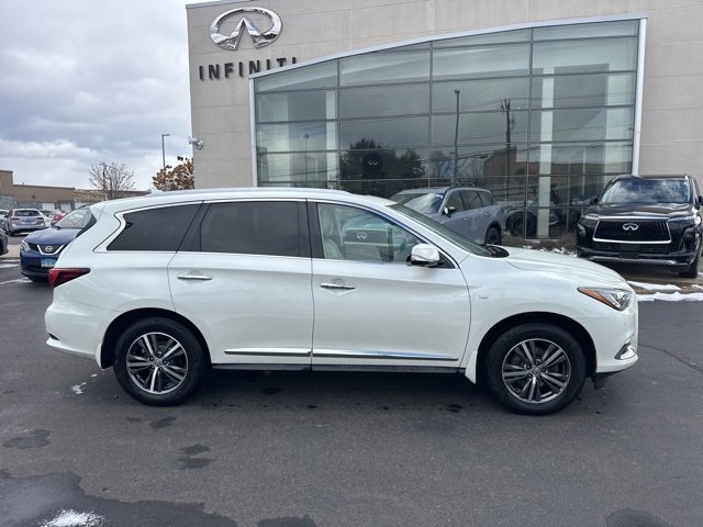 Used 2017 INFINITI QX60 AWD w/ Premium Plus Package image 4