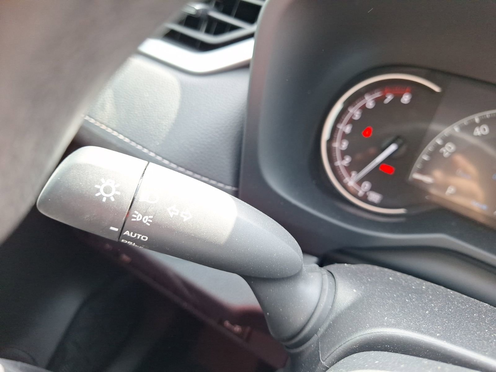 Used 2025 Toyota RAV4 XLE w/ Convenience Package image 22