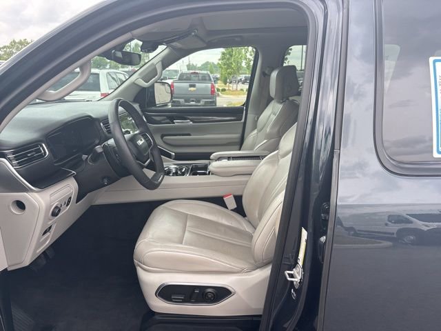Used 2022 Jeep Wagoneer Series I w/ Premium Group I AWD/4WD image 26