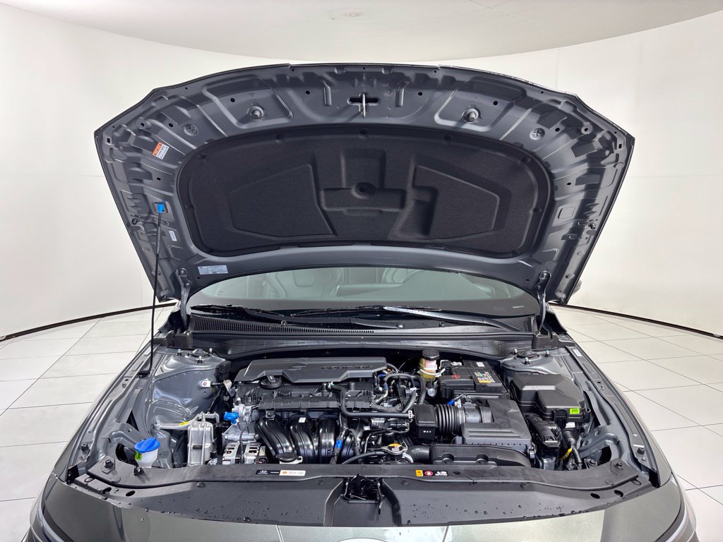 New 2026 Hyundai Elantra SEL Sport FWD image 11