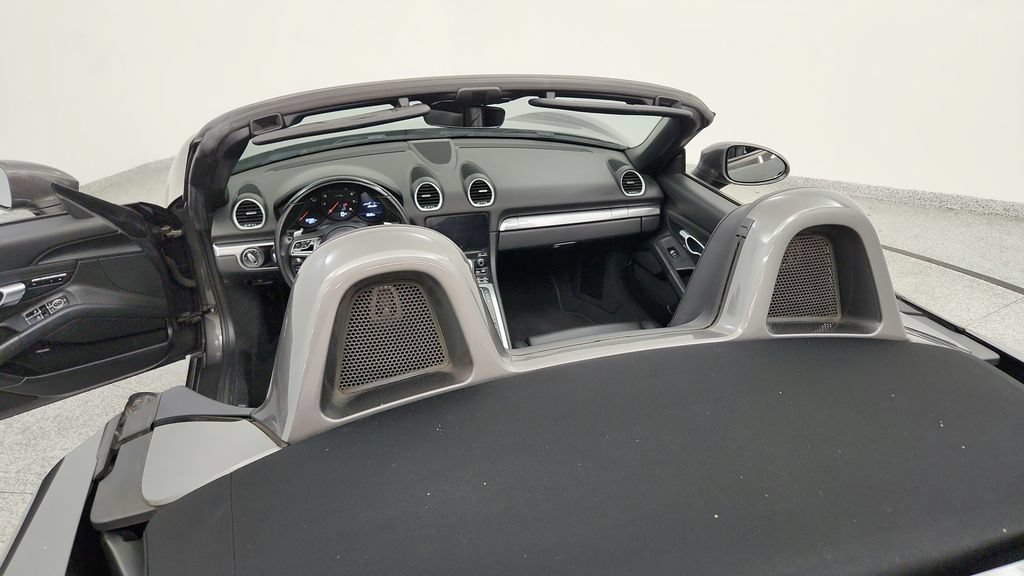 Used 2022 Porsche 718 Boxster RWD image 27