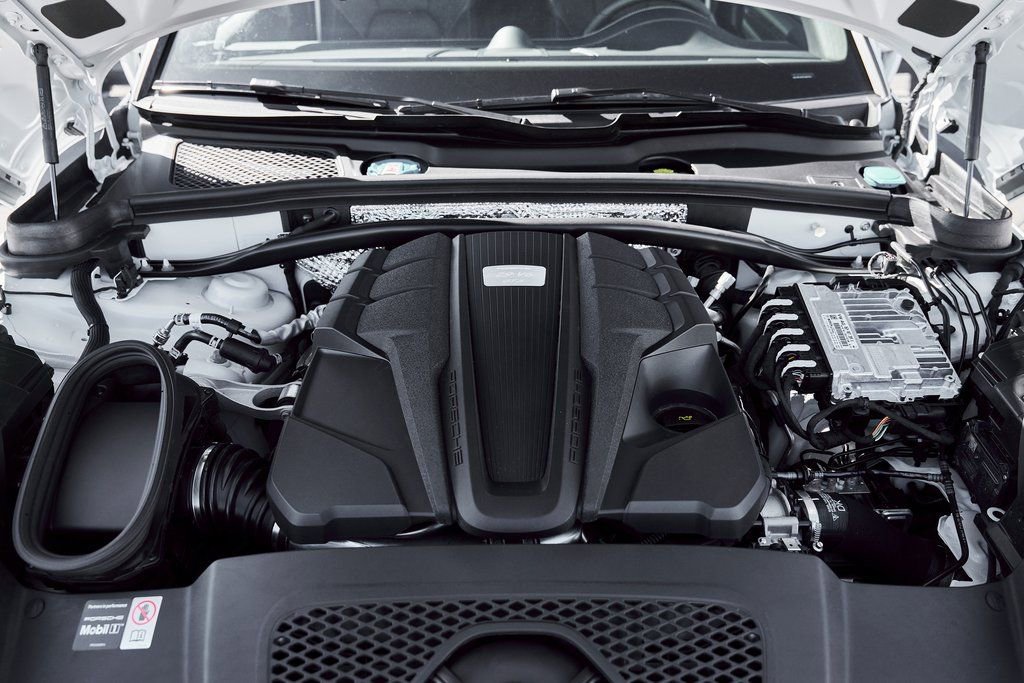 Used 2025 Porsche Macan GTS image 16