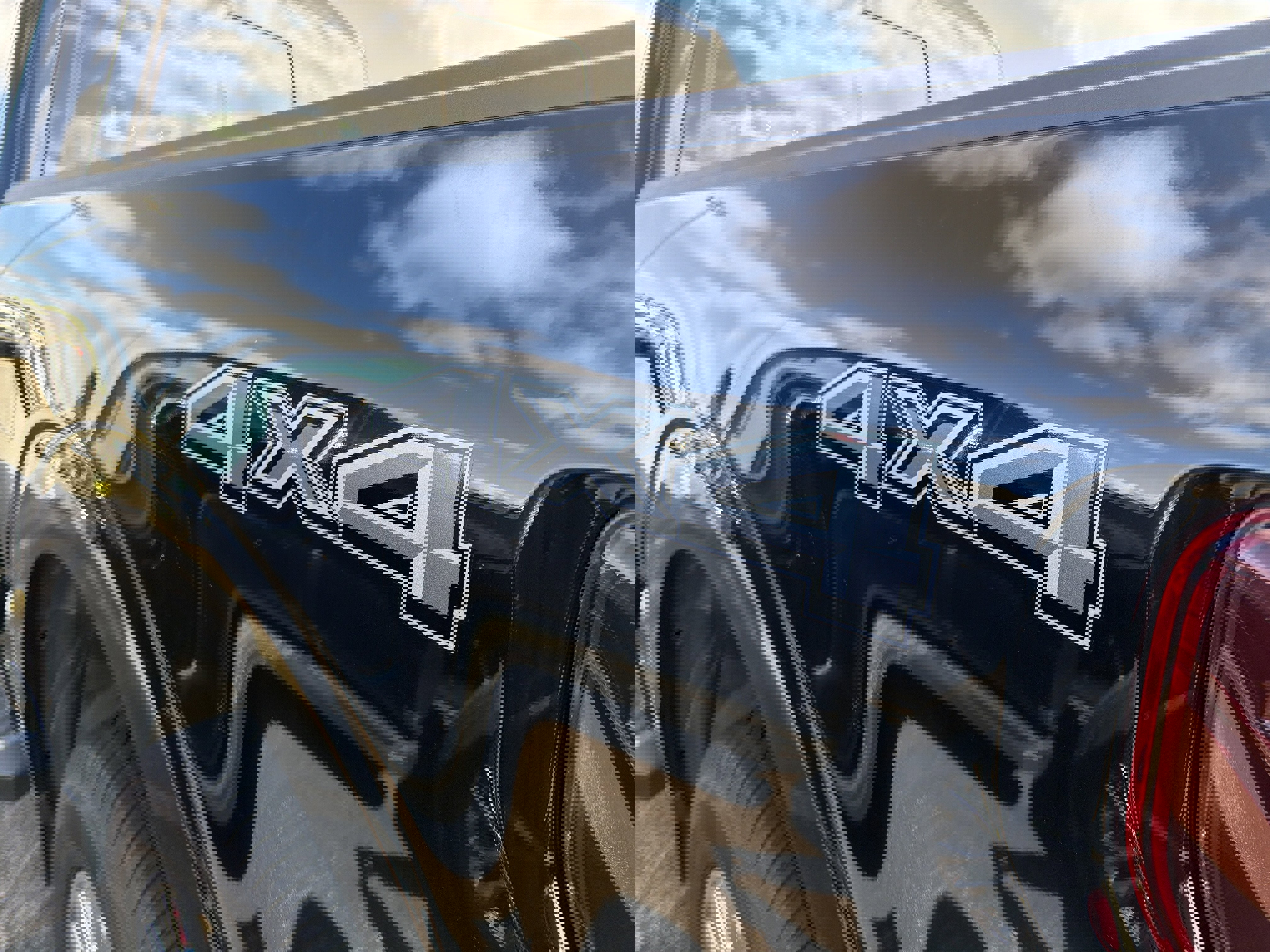 Used 2025 Ford F150 XLT w/ Equipment Group 303A High image 7