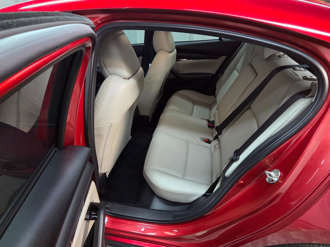 Used 2021 MAZDA MAZDA3 s image 16