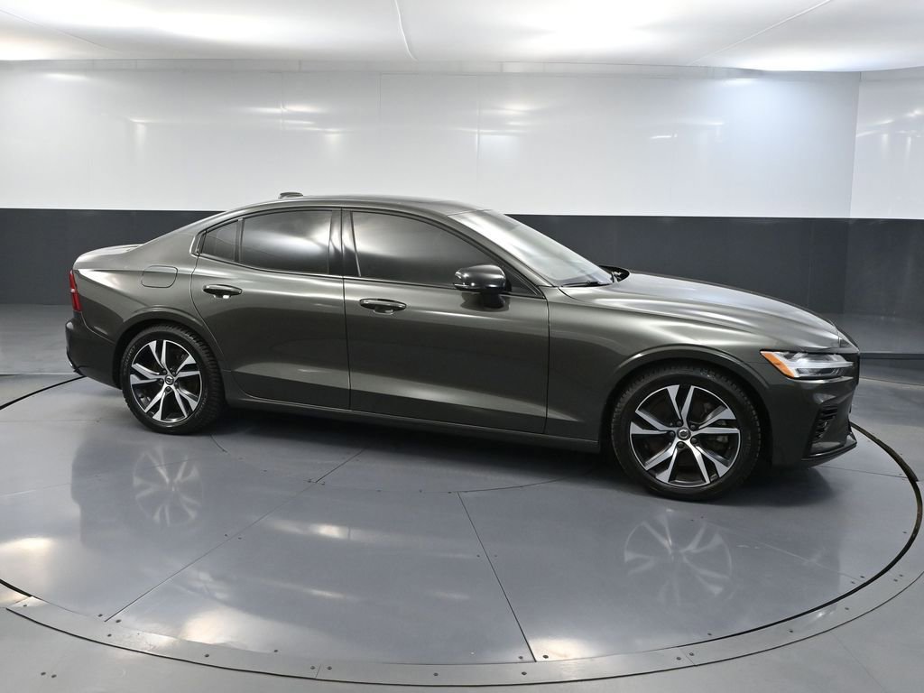Used 2022 Volvo S60 T8 R-Design Expression AWD/4WD image 4