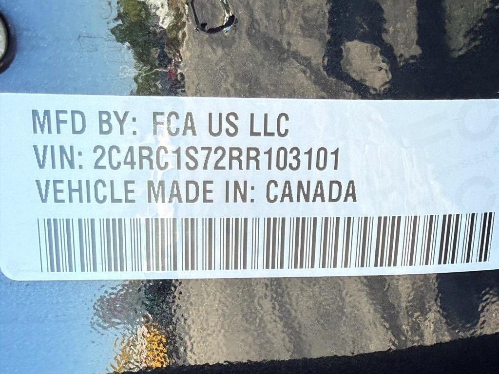 Certified 2024 Chrysler Pacifica Limited FWD image 26