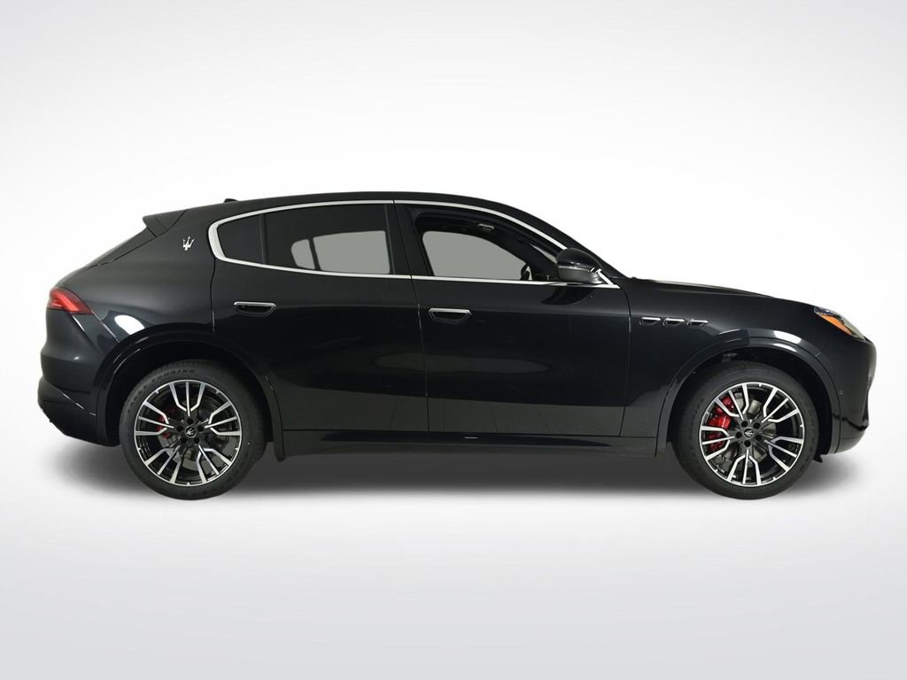 New 2025 Maserati Grecale GT image 6