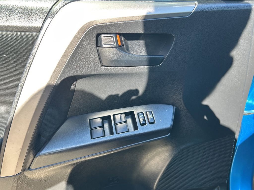 Used 2018 Toyota RAV4 LE w/ All Weather Liner Package image 15