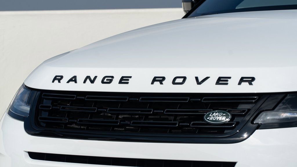 Used 2025 Land Rover Range Rover Evoque S image 10