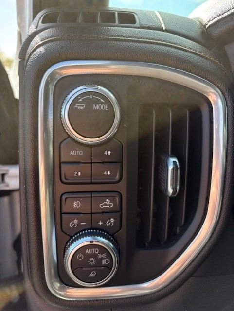 Used 2022 GMC Sierra 1500 AT4 w/ AT4 Premium Package image 10