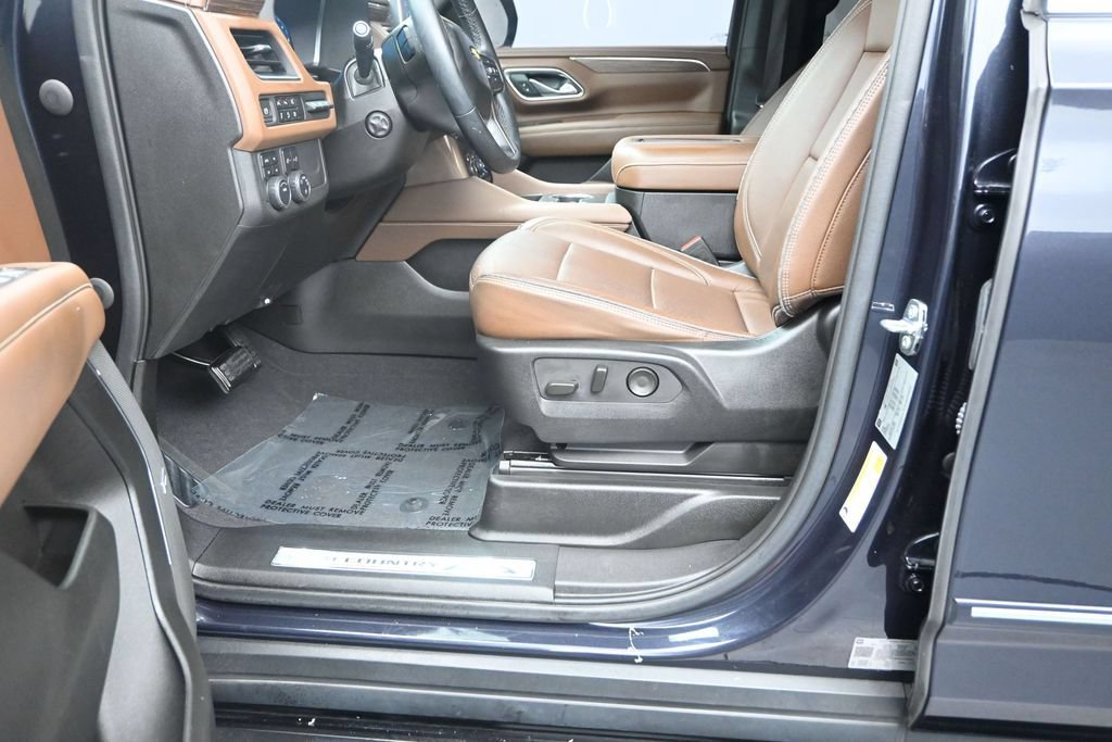 Used 2023 Chevrolet Tahoe High Country AWD/4WD image 11
