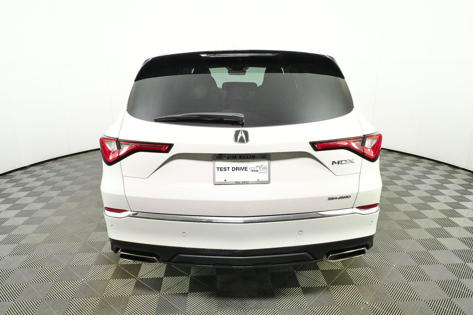 Used 2023 Acura MDX w/ Technology Package AWD/4WD image 30