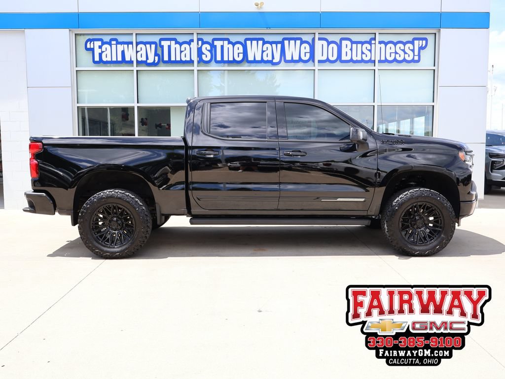 Used 2025 Chevrolet Silverado 1500 High Country w/ Midnight Edition AWD/4WD image 1