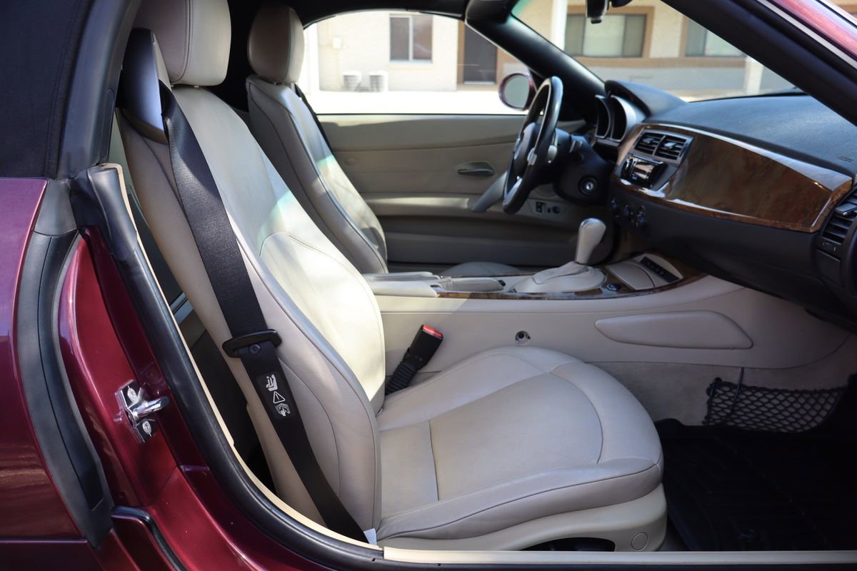 Used 2005 BMW Z4 3.0i image 18