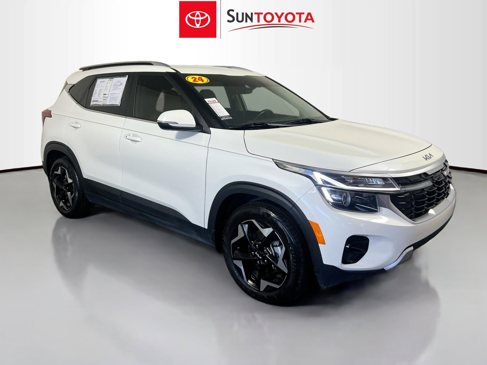 Used 2024 Kia Seltos EX image 1