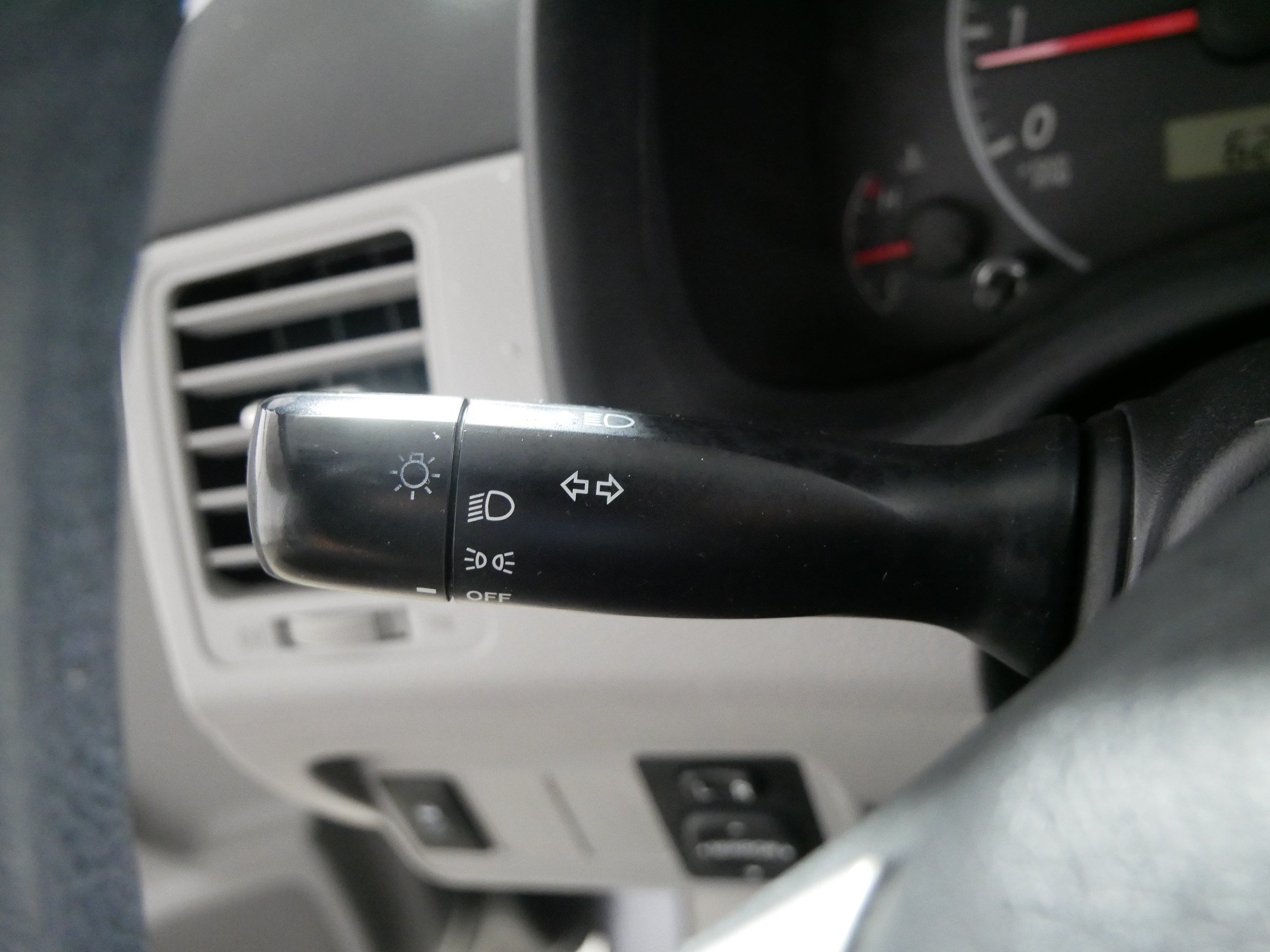Used 2013 Toyota Corolla LE FWD image 32
