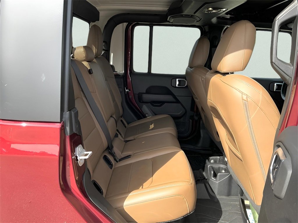 Used 2021 Jeep Gladiator Overland image 19