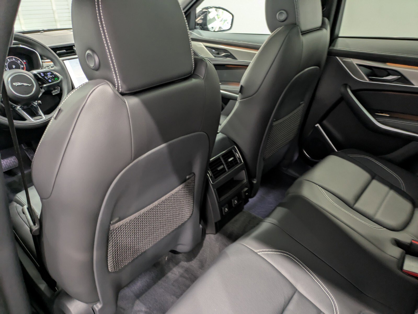 New 2026 Jaguar F-PACE R-Dynamic S image 12