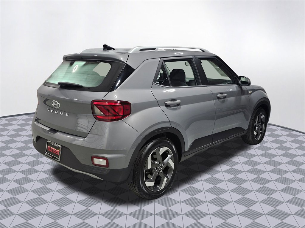 Used 2022 Hyundai Venue SEL image 10