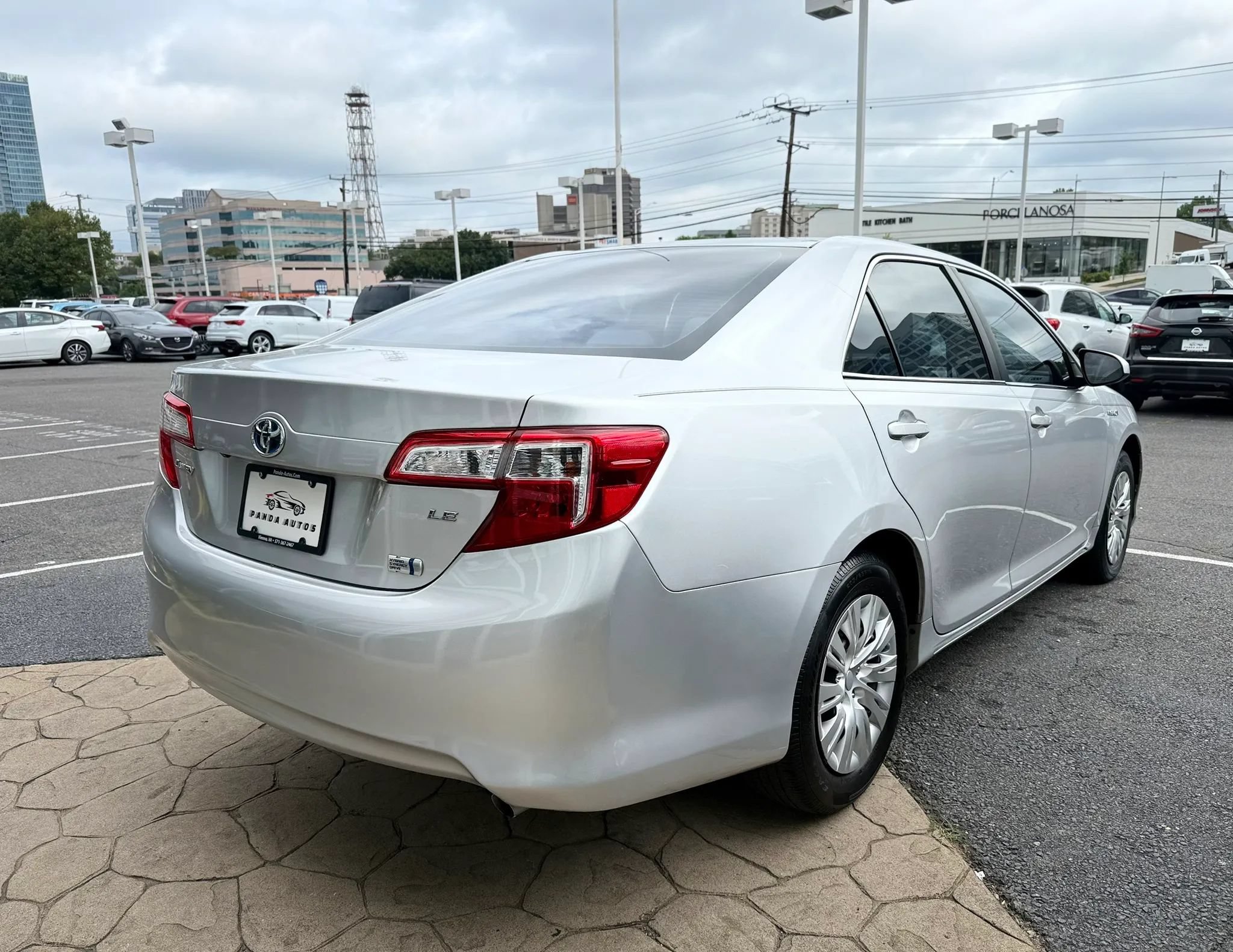Used 2014 Toyota Camry LE FWD image 7