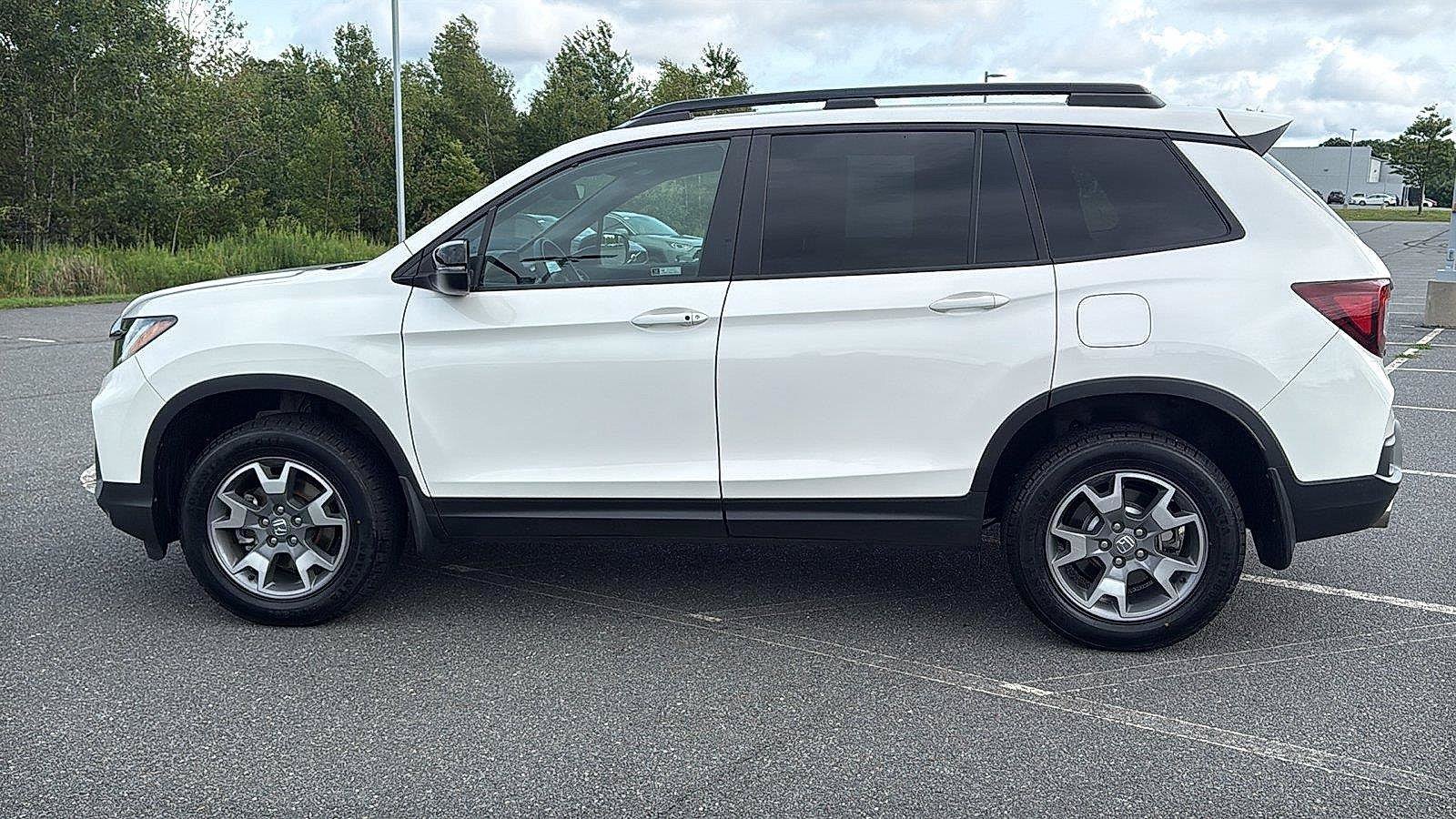 Used 2023 Honda Passport TrailSport image 11