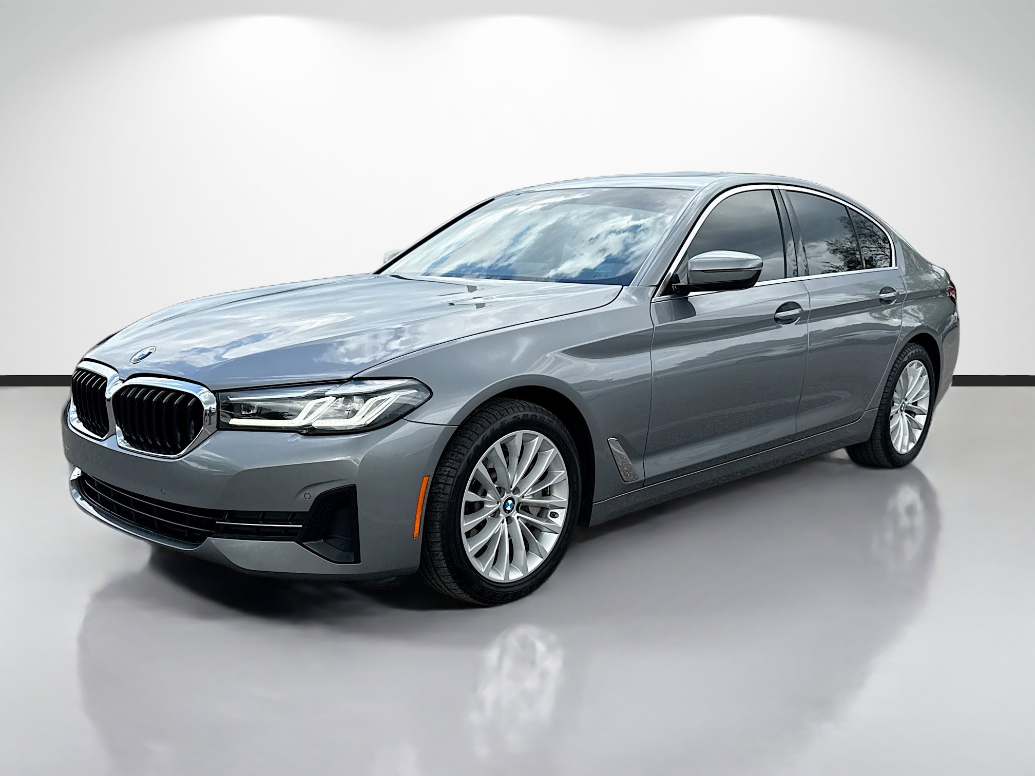 Used 2023 BMW 530i w/ Premium Package RWD image 7