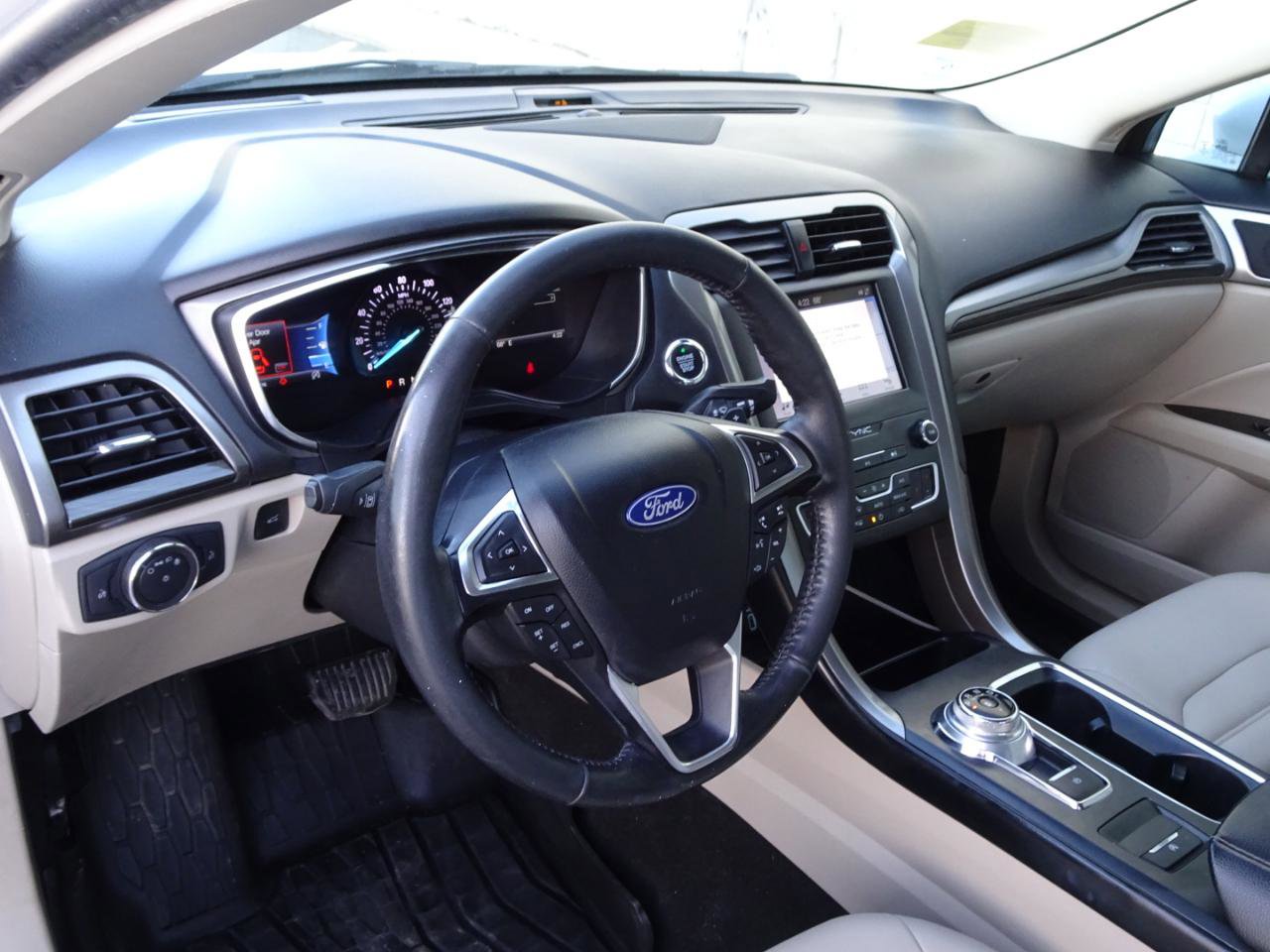 Used 2019 Ford Fusion SEL image 10