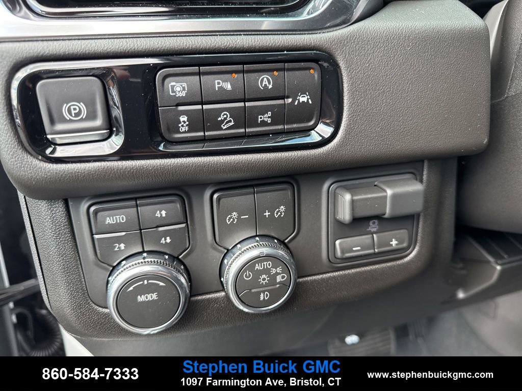 New 2026 GMC Yukon Elevation w/ Elevation Premium Package image 16