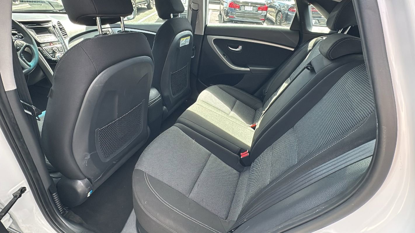 Used 2017 Hyundai Elantra GT image 12