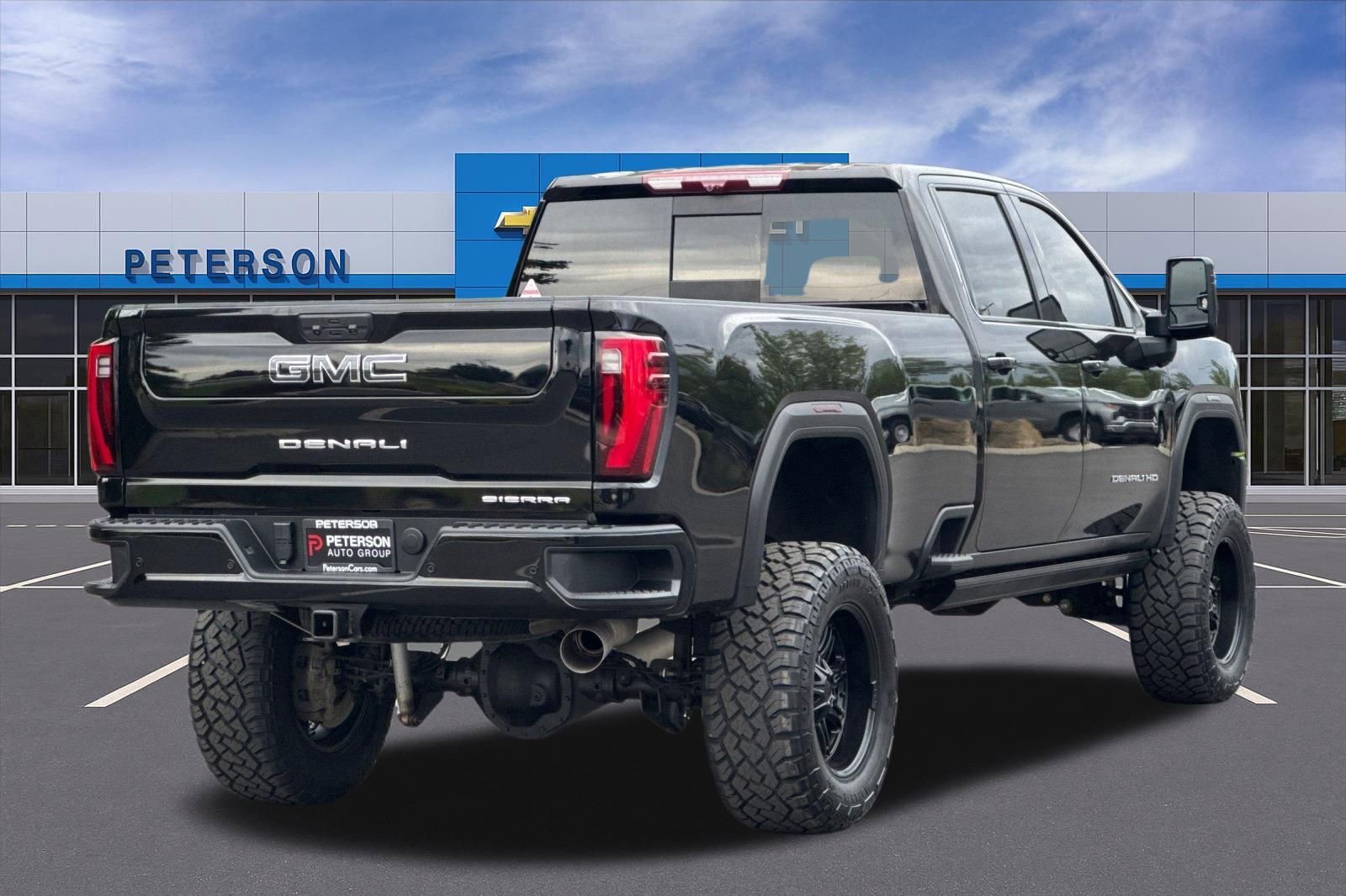 Used 2024 GMC Sierra 3500 Denali Ultimate AWD/4WD image 4