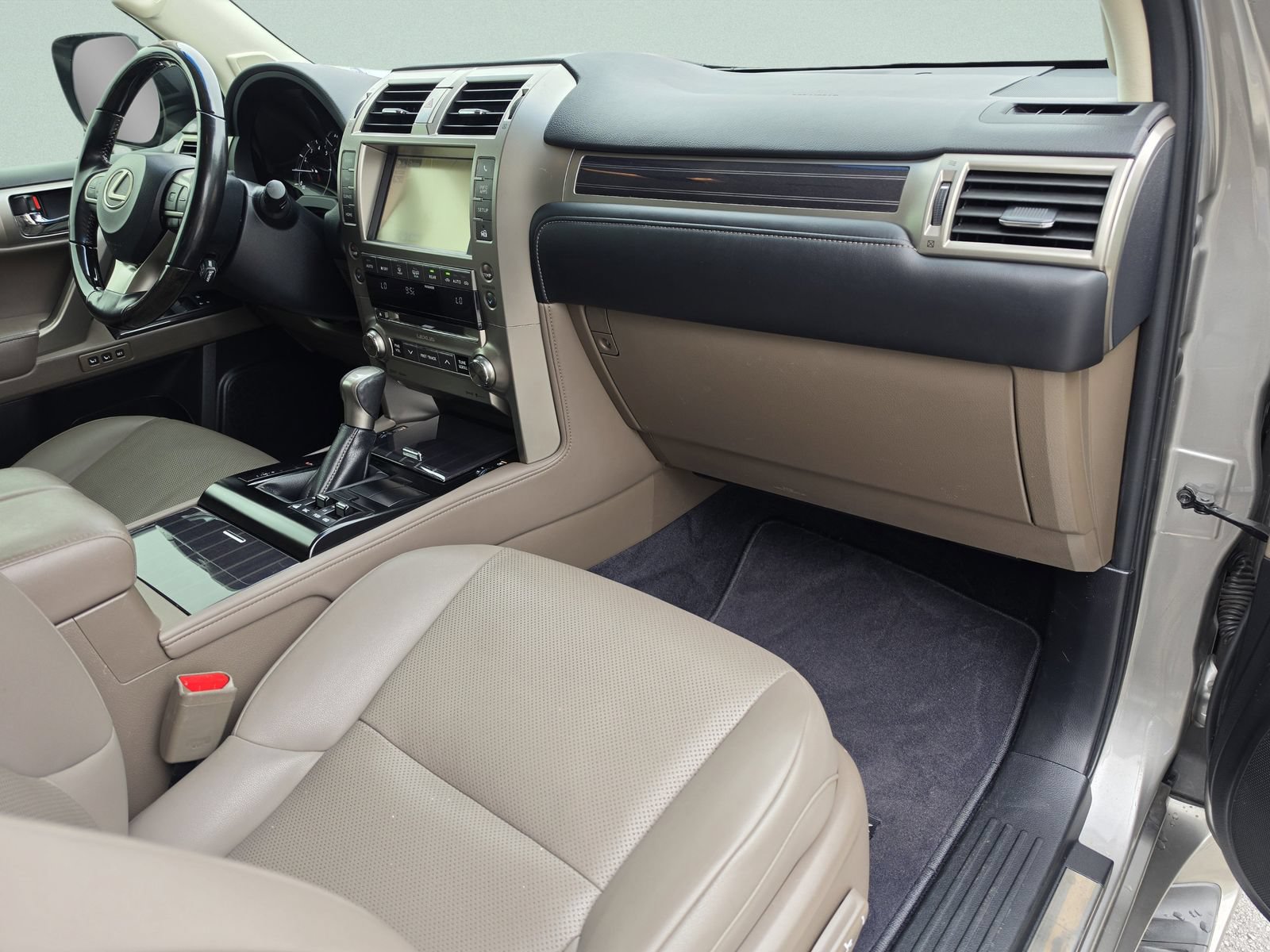 Used 2020 Lexus GX 460 Premium w/ Premium Package AWD/4WD image 14