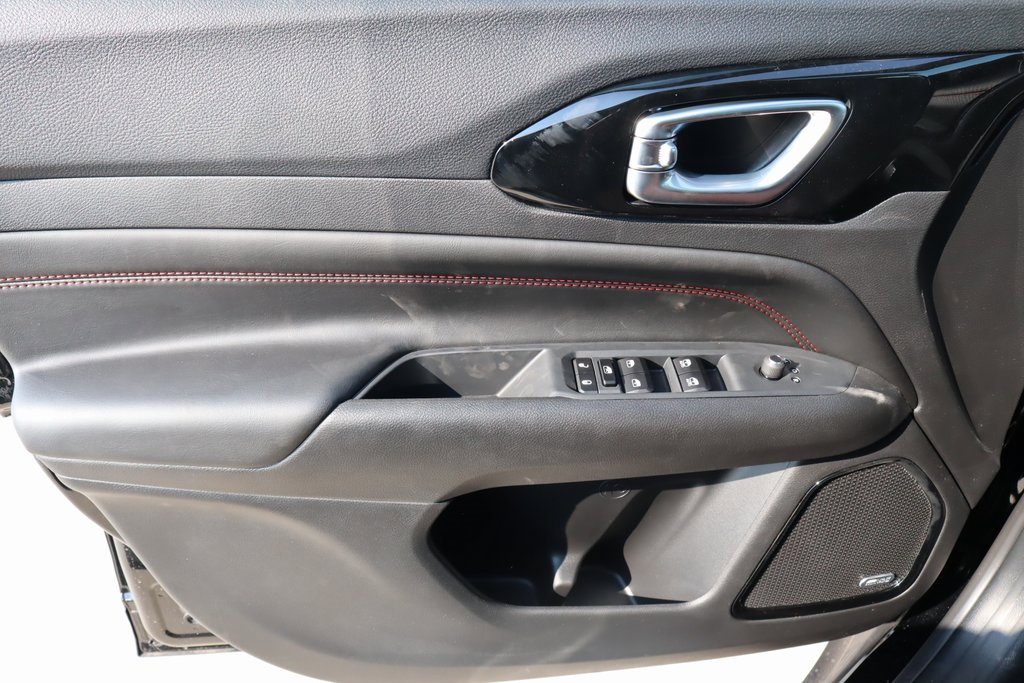 New 2025 Jeep Compass Trailhawk w/ Sun & Sound Group image 14