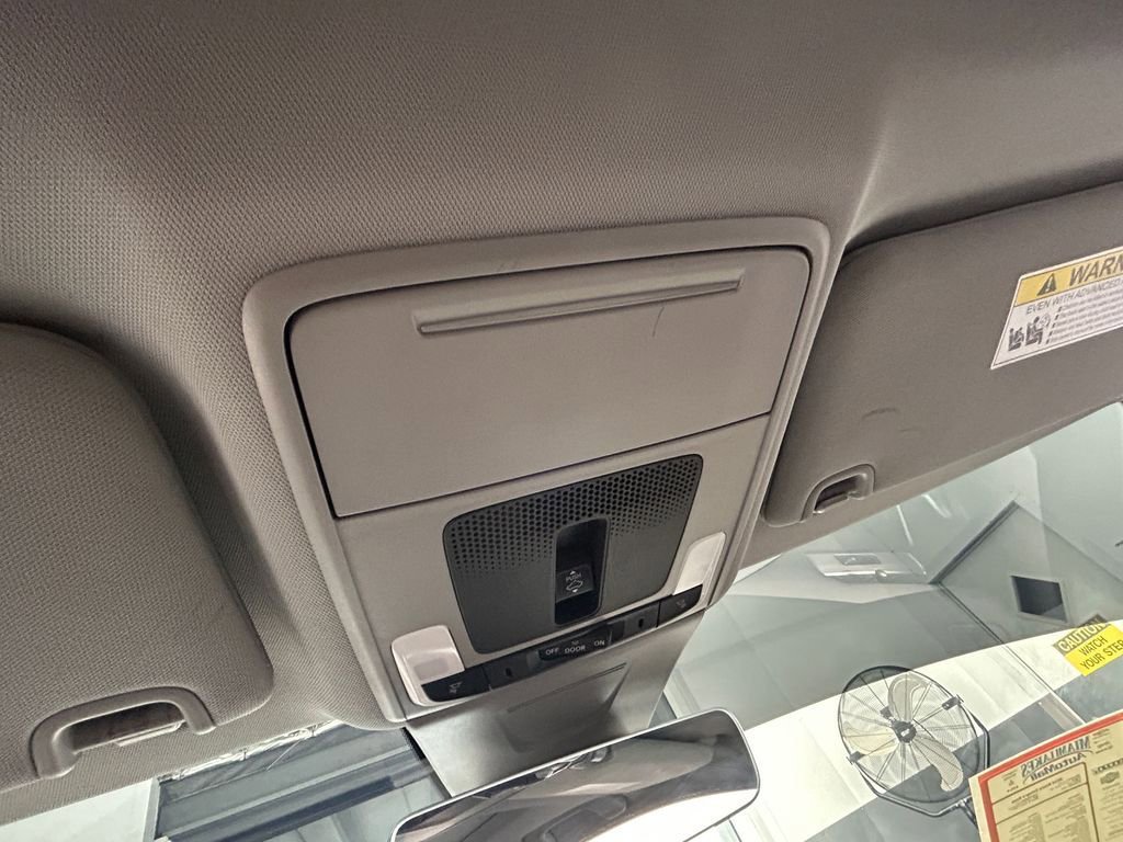 Used 2024 Acura Integra Base image 29