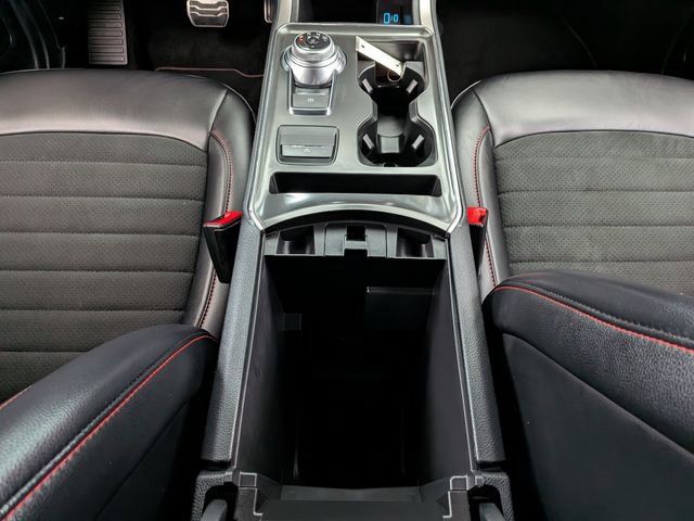 Used 2024 Ford Edge ST-Line w/ Class II Trailer Tow Package AWD/4WD image 31