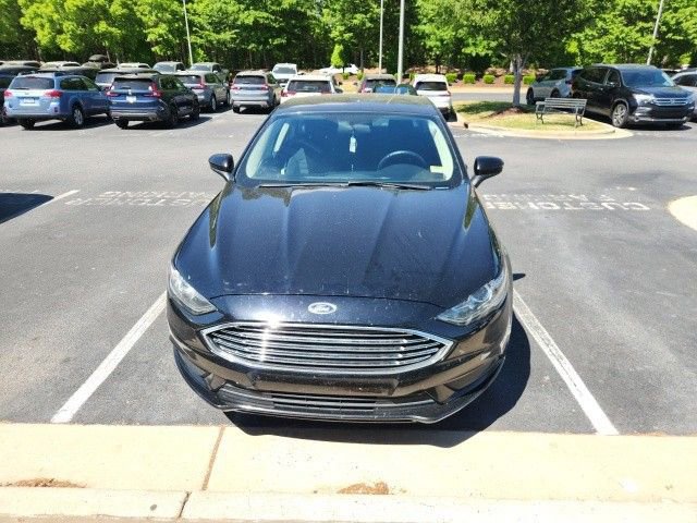 Used 2017 Ford Fusion SE w/ Fusion SE Technology Package FWD image 1