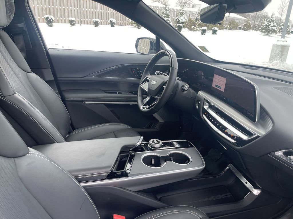 Certified 2024 Cadillac Lyriq Luxury w/ LPO, Floor Liner Package image 31