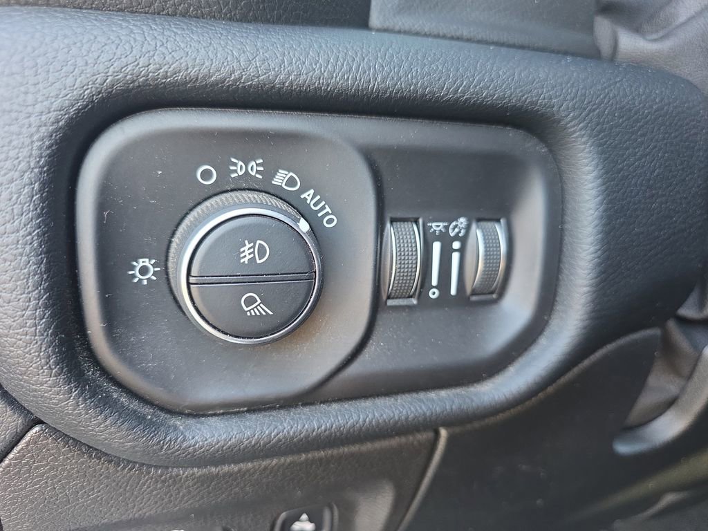 Used 2021 RAM 1500 Laramie image 33