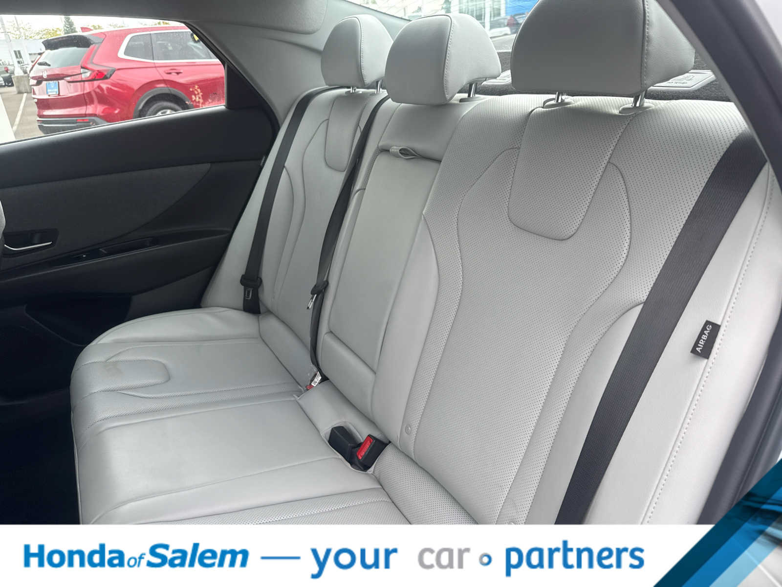 Used 2025 Hyundai Elantra Limited FWD image 14