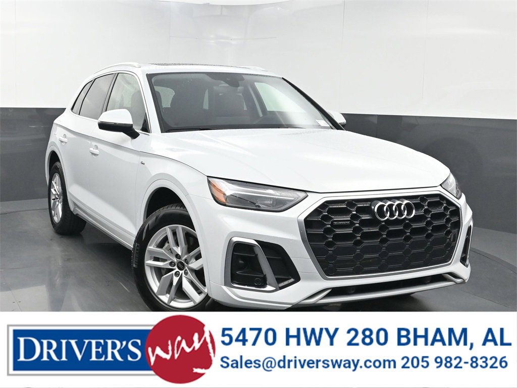 Used 2024 Audi Q5 2.0T Premium w/ Convenience Package image 1