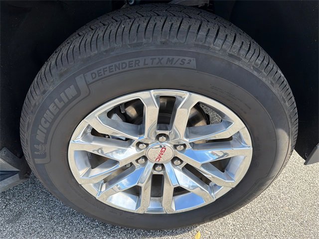 Used 2022 GMC Yukon SLT w/ SLT Premium Package image 12