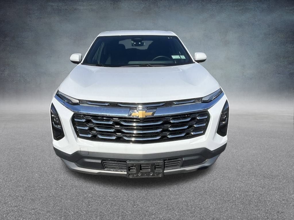 Used 2025 Chevrolet Equinox LT image 2