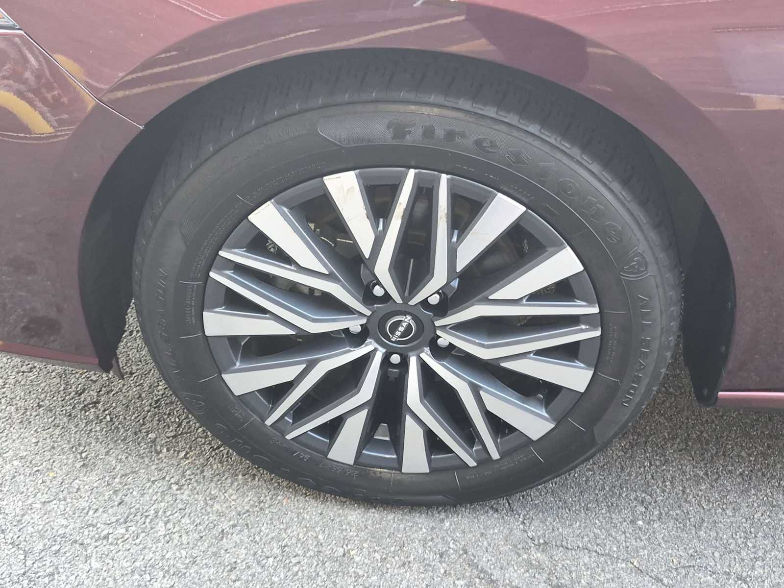 Used 2024 Nissan Altima 2.5 SV FWD image 14