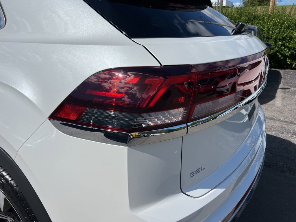 New 2026 Volkswagen Atlas Cross Sport SEL Premium R-Line image 12