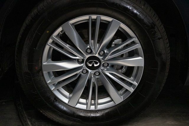 Used 2024 INFINITI QX80 Luxe image 8