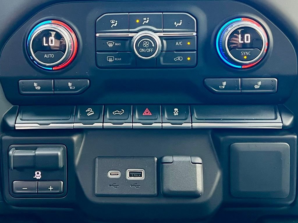 Used 2021 Chevrolet Silverado 1500 RST image 32