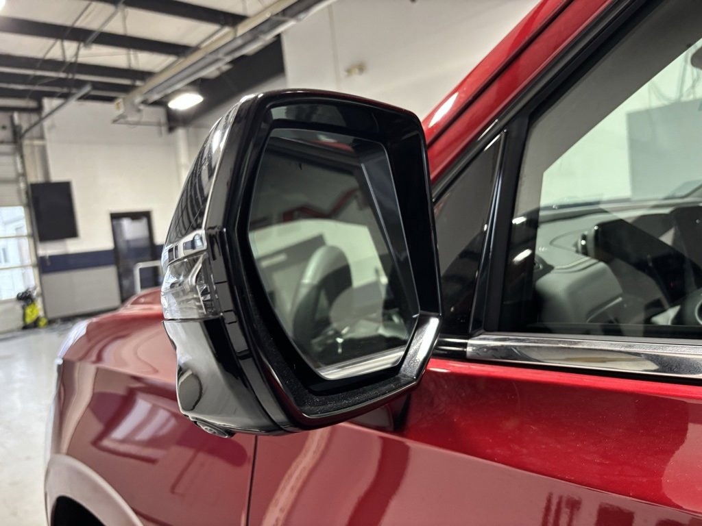 Used 2025 Chevrolet Tahoe Premier image 7