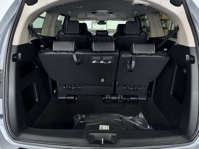 Used 2025 Honda Odyssey Touring image 11