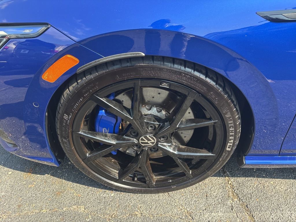 Used 2023 Volkswagen Golf 20th Anniversary Edition image 7