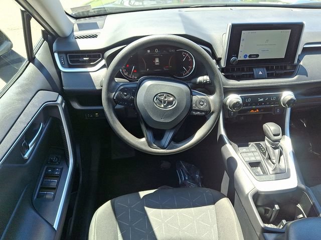 Used 2025 Toyota RAV4 XLE AWD/4WD image 11
